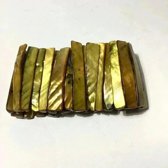 Vintage Mother of Pearl Abalone shell strips iridescent green stretch bracelet - Picture 1 of 3